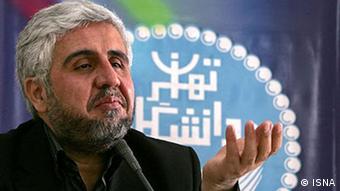 فرهاد رهبر، رئیس برکنارشده دانشگاه تهران و از نزدیکان محمود احمدی‌نژاد