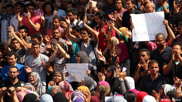 Violence in Egyptian Universities reflect wide political polarization.
a Photo of students from different universities were rallied in High court of Justice to protest against bullying acts and violence in Universities on Sunday. 