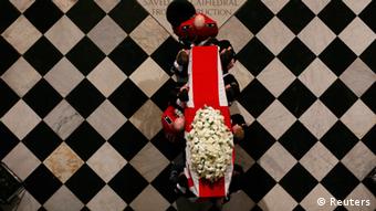 Κηδεία με κρατική δαπάνη και τιμές ανάλογες με εκείνες στην κηδεία του Γουίστον Τσώρτσιλ