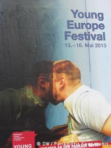 Η αφίσα του θεατρικού φεστιβάλ Young Europe στο Τheater an der Parkau του Βερολίνου