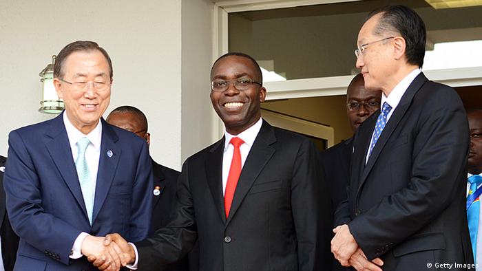 Democratic Republic of Congo Prime Minister Matata Ponyo is flanked by UN secretary general Ban Ki-moon and World Bank President Jim Yong Kim (Photo: Junior D. Kannah/AFP/Getty Images)