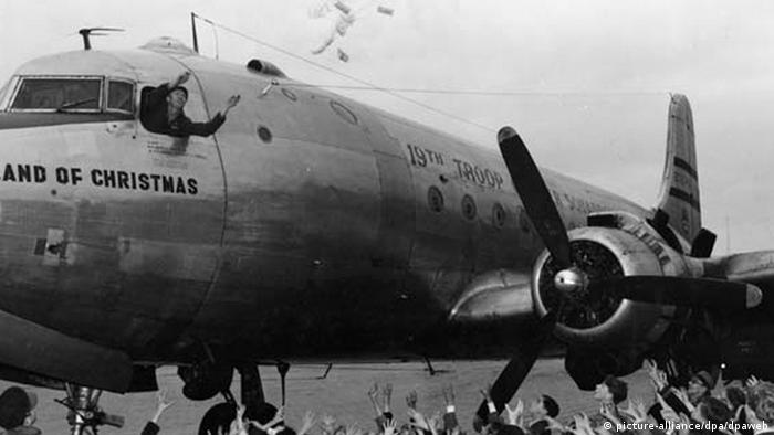 The C-54 airplane used to throw candy at Tempelhof airport in 1948
