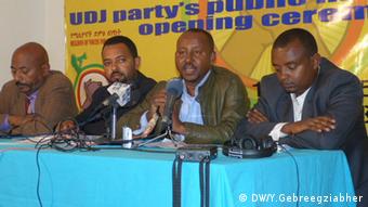 Auf dem Bild:
Die Parteiführung von UDJ.
Foto: Yohannes Gebreegziabher / DW 
20.06.2013 
Äthiopien, Andinet