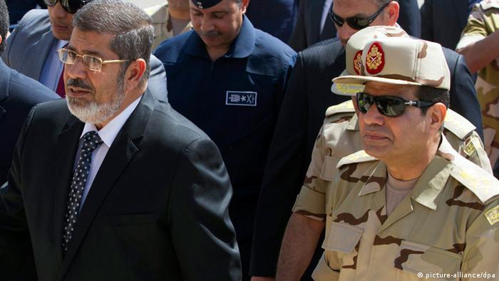 مصر: الرئاسة ترفض بيان القوات المسلحة واستقالة وزير الخارجية 0,,16901201_303,00