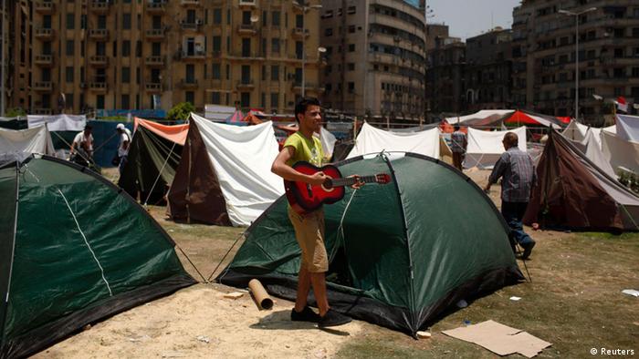 چادرهای معترضان به سیاست‌های محمد مرسی در میدان تحریر قاهره (۳۰ ژوئن)