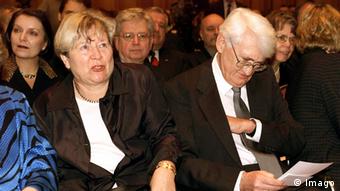 Habermas, here with his wife Ute Wiesbaden, received the Hessian Culture Prize in 1999
