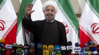 Bildnummer: 59847920 Datum: 17.06.2013 Copyright: imago/UPI Photo
Iran s new-elected President Hassan Rouhani waves prior to his press conference in Tehran, Iran on June 17, 2013. Rowhani said the United States and Iran must not look back but forward during a markedly conciliatory tone. PUBLICATIONxINxGERxSUIxAUTxHUNxONLY People Politik premiumd x0x xsk 2013 quer Aufmacher 
59847920 Date 17 06 2013 Copyright Imago UPi Photo Iran S New Elected President Hassan Rouhani Waves Prior to His Press Conference in TEHRAN Iran ON June 17 2013 Rowhani Said The United States and Iran must Not Look Back but FORWARD during a markedly conciliatory Tone PUBLICATIONxINxGERxSUIxAUTxHUNxONLY Celebrities politics premiumd x0x xSK 2013 horizontal Highlight