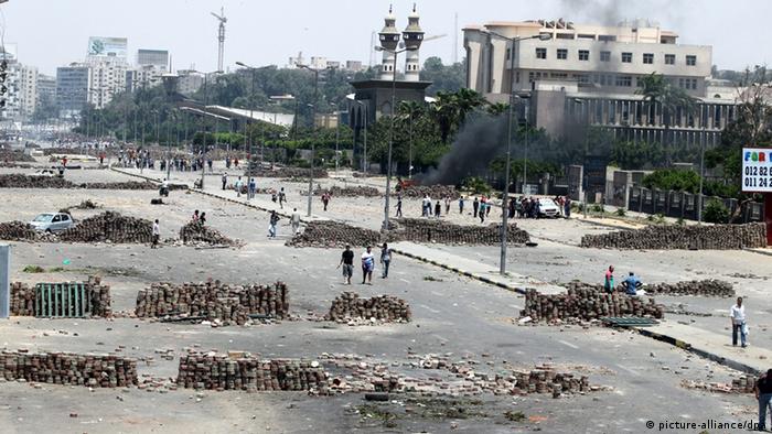 محل درگیری میان هواداران اخوان المسلمین و نیروهای پلیس و ارتش، پس از کشتار روز شنبه