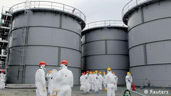 Tanks of radiation-contaminated water are seen at the Tokyo Electric Power Co (TEPCO)'s tsunami-crippled Fukushima Daiichi nuclear power plant in Fukushima prefecture, in this file photo released by Kyodo March 1, 2013. (Photo: Reuters)