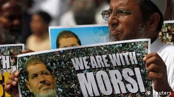 Οι διαδηλωτές ζητούν την επιστροφή του αντραπέντος προέδρου Μούρσι