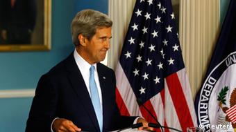 Waziri wa mambo ya nje wa Marekani John Kerry akizungumzia hali nchini Syria kufuatia shambulio la gesi ya sumu