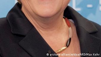 El collar de la canciller se convirtió en trending topic o tema del momento en Twitter.
