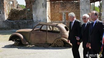 Ο γερμανός πρόεδρος Γιοάχιμ Γκάουκ επισκέφθηκε το 2013 το μαρτυρικό χωριό της Γαλλίας ζητώντας συγχώρεση από τους συγγενείς των νεκρών
