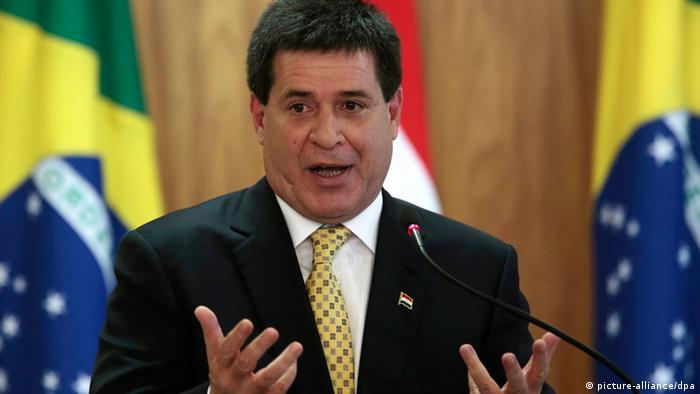 Dilma defende volta do Paraguai ao Mercosul, mas Cartes mostra cautela