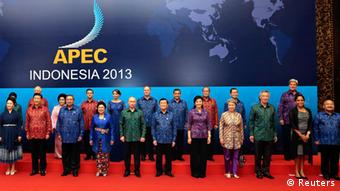 APEC-Gipfel Indonesien 2013 Gruppenbild