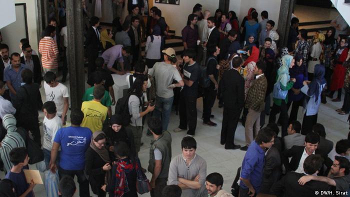 شمار زیادی از فیلم سازان و فعالان حقوق بشر افغانستان و دیگر کشورهای منطقه در این جشنواره شرکت کرده بودند.