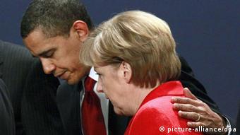Picha hii ya tarehe 2 Septemba 2009 inamuonesha Rais Barack Obama akiwa na Kansela Angela Merkel kwenye mkutano wa kilele wa G20 jijini London.