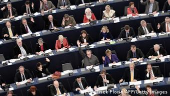 Οι ευρωβουλευτές ζητούν, εμμέσως πλην σαφώς, την κατάργηση του Στρασβούργου ως έδρας του Ευρωπαϊκού Κοινοβουλίου