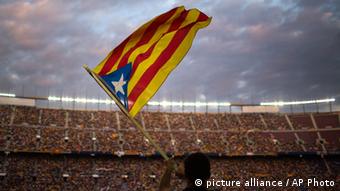  τα παραδοσιακά χρώματα στη σημαία της Καταλονίας.