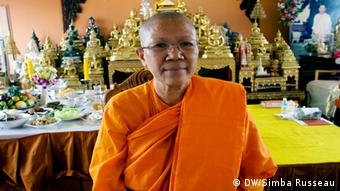 Venerable Dhammananda Bhikkhuni at the Songdhammakalyani Monastery (photo: DW/Simba Russeau)