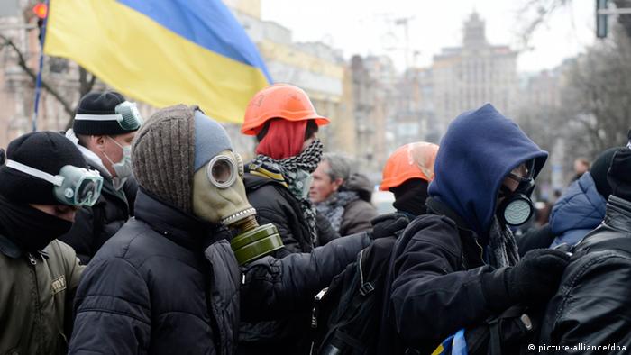 Manifestantes cercan inmueble de gobierno ucraniano 0,,17264382_401,00