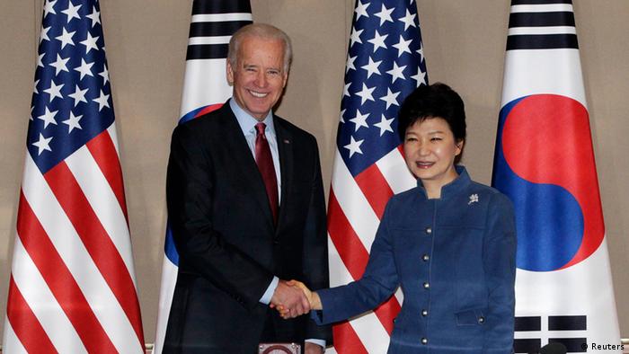 Biden mit Park Geun-hye in Seoul 06.12.2013