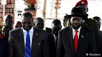 President Salva Kiir (r) and Riek Machar (l) are locked in a power-struggle