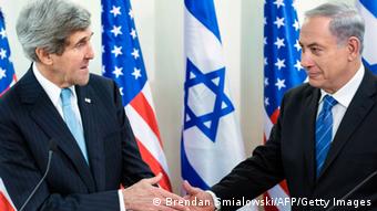 Waziri wa mambo ya nje wa Marekani John Kerry na waziri mkuu wa Israel Benjamin Netanyahu
