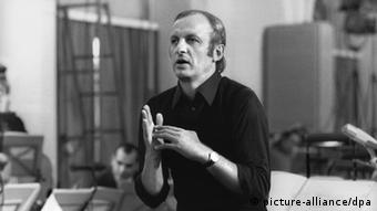 Gerd Albrecht, pictured rehearsingin 1973
(c) picture-alliance/DPA