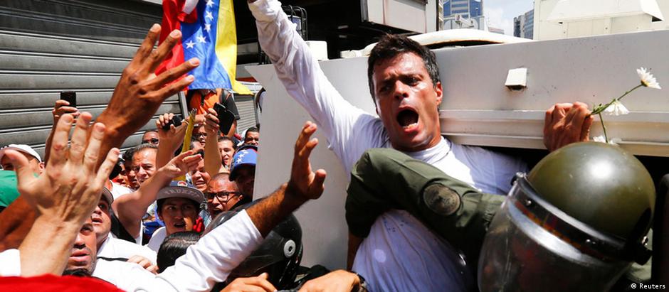 Leopoldo López, líder opositor venezuelano, foi preso em fevereiro de 2014