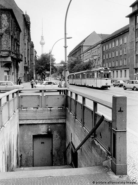 Когда-то это был вход на станцию метро ''Oranienburger Strasse''