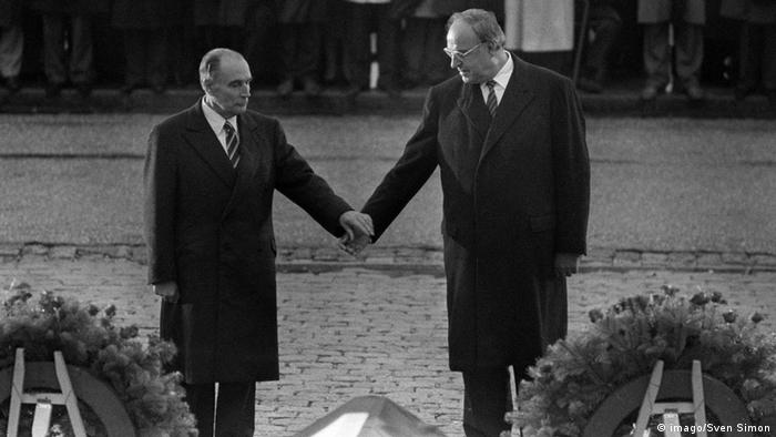 1984 год: Франсуа Миттеран и Гельмут Коль чтят память павших