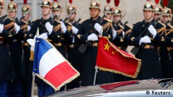 Frankreich China Präsident Xi Jinping bei Francois Hollande in Paris Flagge