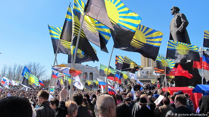 Ucrânia recua após ultimato e pede ajuda à ONU