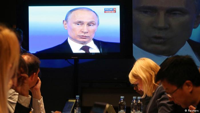 Putin admite que Moscou tinha tropas na Crimeia antes de anexar região