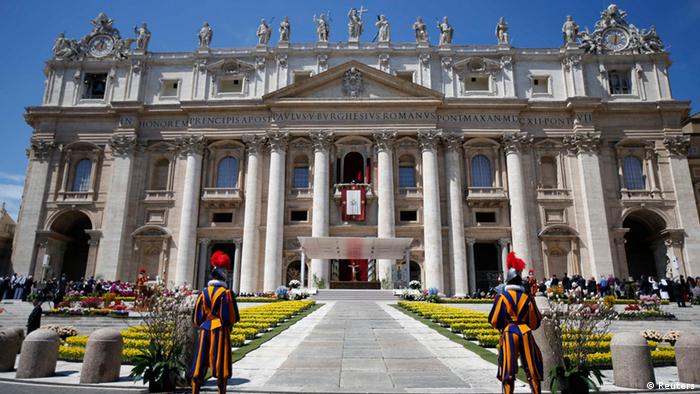 Papst Franziskus Ostermesse Rom Petersplatz Vatikan 20.4.2014