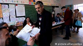 Macedonia polling booth
copyright: EPA/GEORGI LICOVSKI 