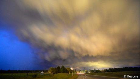 Tornado in Arkansas USA 24.04.2014