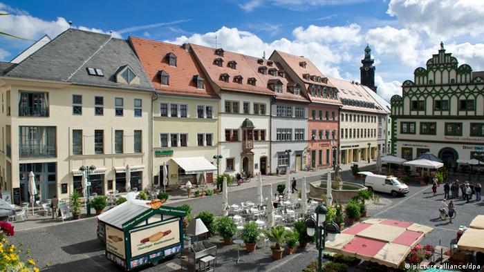 Markt vor dem Rathaus in Weimar 2013