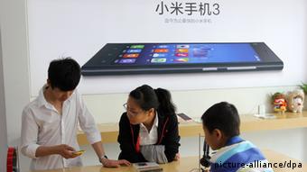 Mi3 smartphones in Xiaomi store in China