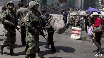 uighuren paramilitärs urumqi xinjiang china islam 
