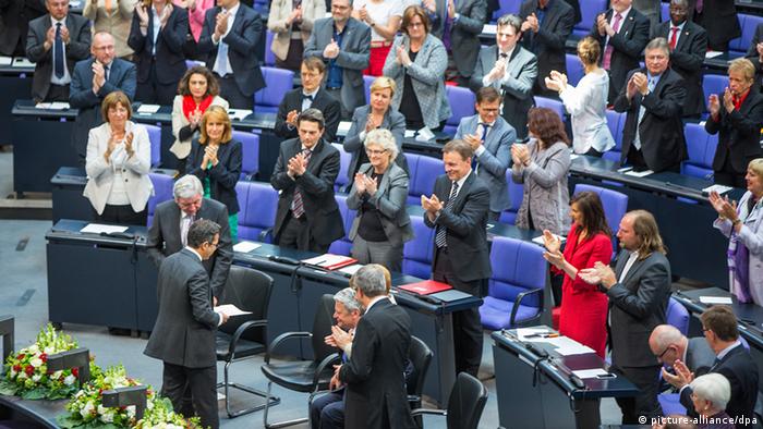 استقبال گرم نمایندگان پارلمان آلمان از سخنرانی نوید کرمانی