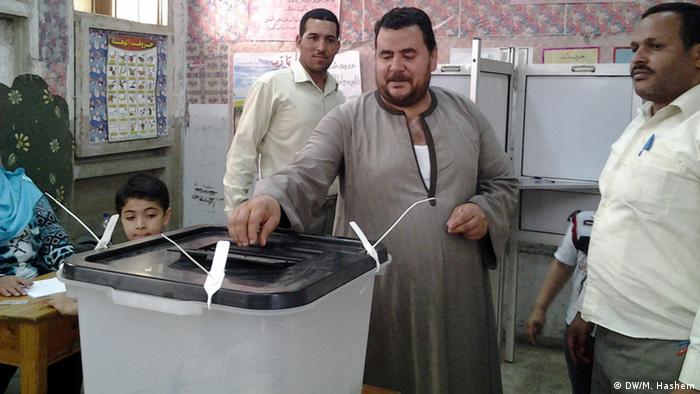  تمديد الانتخابات الرئاسية المصرية يوما ثالثا 0,,17666198_303,00
