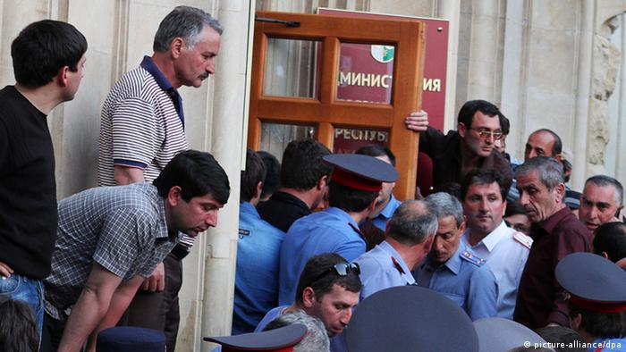 Opposition supporters storm the office of Abkhazian President Alexander Ankvab in Sukhumi
(Photo: David Avidzba/RIA Novosti)