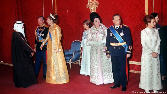 Josip Broz Tito i Jovanka Broz tijekom svečanosti 1971. u iranskom Perzepolisu