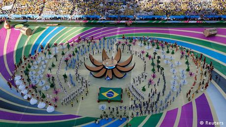 افتتاح كأس العالم بحفل كرنفالي في البرازيل  أخبار  DWDE  12062014