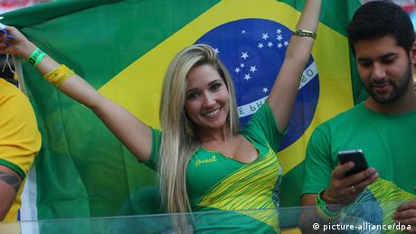 افتتاح كأس العالم بحفل كرنفالي في البرازيل 0,,17703850_302,00