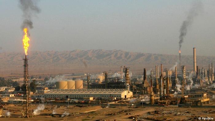 Ölraffinerie in Baiji Irak ARCHIVBILD