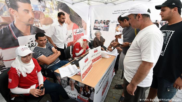 Registrierung zu Parlaments- und Präsidentschaftswahlen in Tunesien