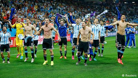 الأرجنتين في النهائي! الكابوس البرازيلي مستمر  كأس العالم 2014  DWDE  12072014